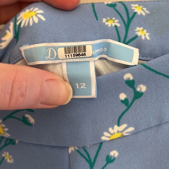 Draper James // Daisy Vine Ruffle Shorts - Picture 8 of 10